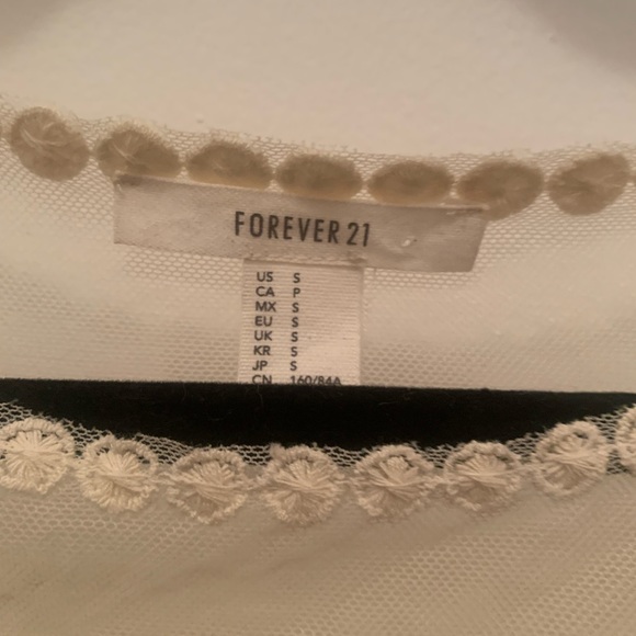 White lace long sleeved top - Picture 3 of 4